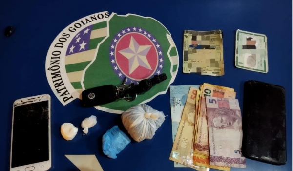 Homem tenta fazer favor para amigo e acaba sendo detido pro tráfico de drogas