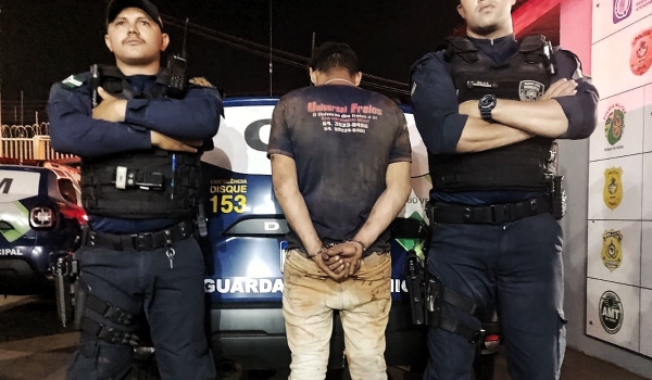 GCM prende motociclista que quase atropela criança em perseguição em Rio Verde
