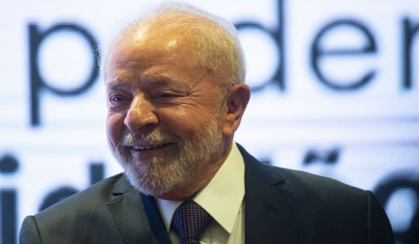 Coluna Cairo Santos: GOVERNO LULA COMEMORA CÉU DE BRIGADEIRO