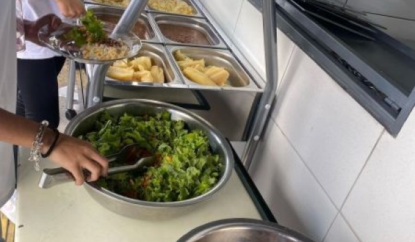 Estudantes de Goiás recebem reajuste de cardápios da merenda escolar
